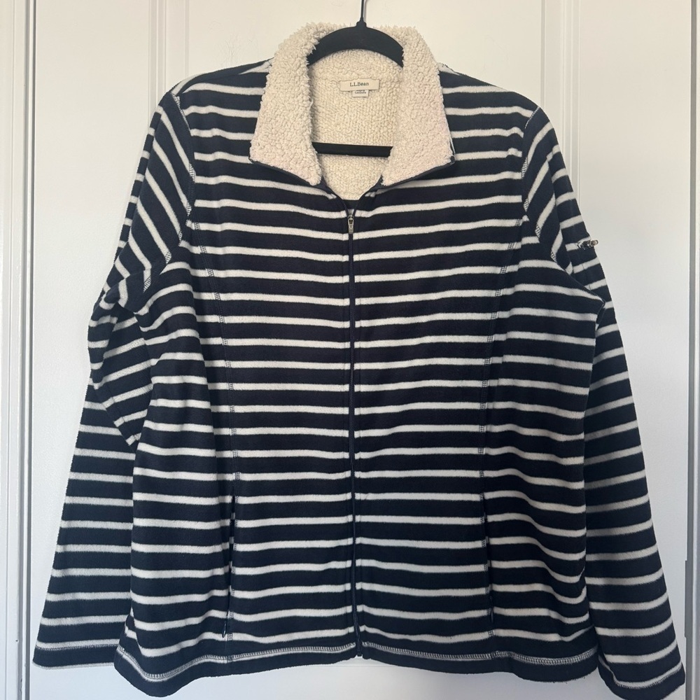 L.L. Bean Women's Navy and White Striped Fleece XL Jacket